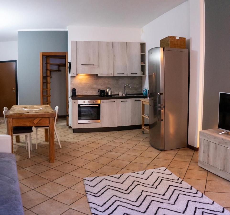 La Casa Di Ale Apartment Леко Екстериор снимка